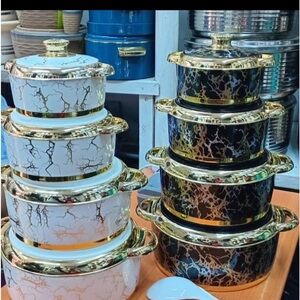 I’m selling hot pot  very good price not expensive.